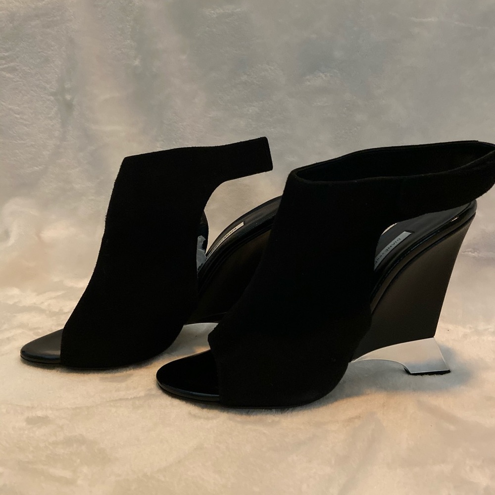 Diane Von Furstenberg Black Suede Heels